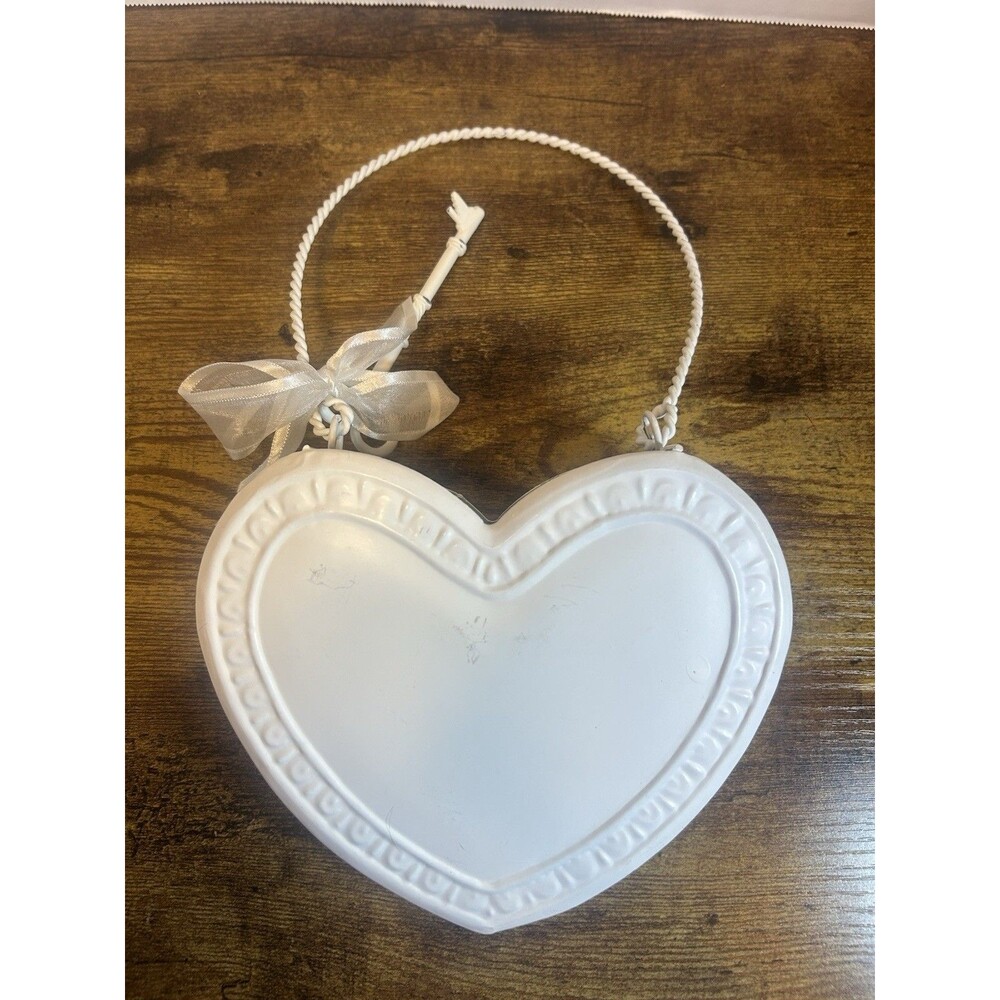 White Metal Heart-Shaped Hanging Lock Box w/ Key Ribbon Bow Small 7in x 5in - Picture 6 of 12